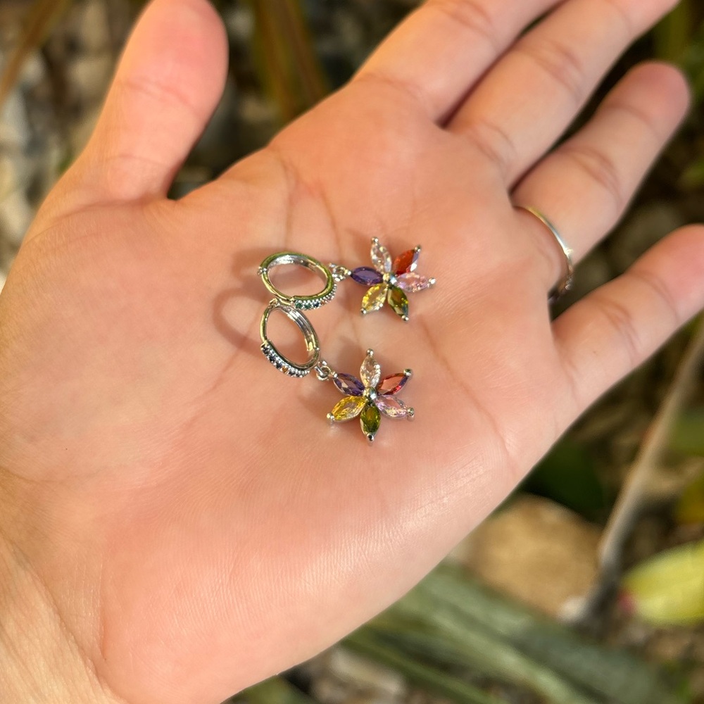 Multicolor Floral Drop Earrings - Picture 2 of 6